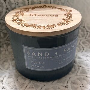 Sand + Paws Blue Candle with Wooden Lid